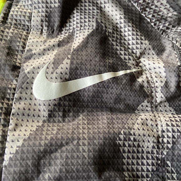 Lightweight Men's Nike Windbreaker Running Jacket Small - Picture 2 of 5